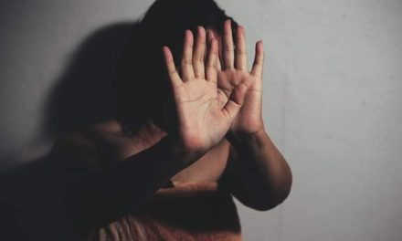 “Ma petite sœur de 15 ans a été violée par notre père de 68 ans…”