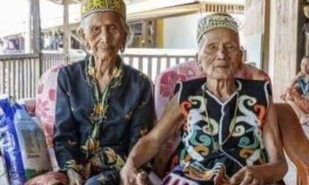Inédit -Ce couple a célébré 100 ans de mariage (noces d’eau).