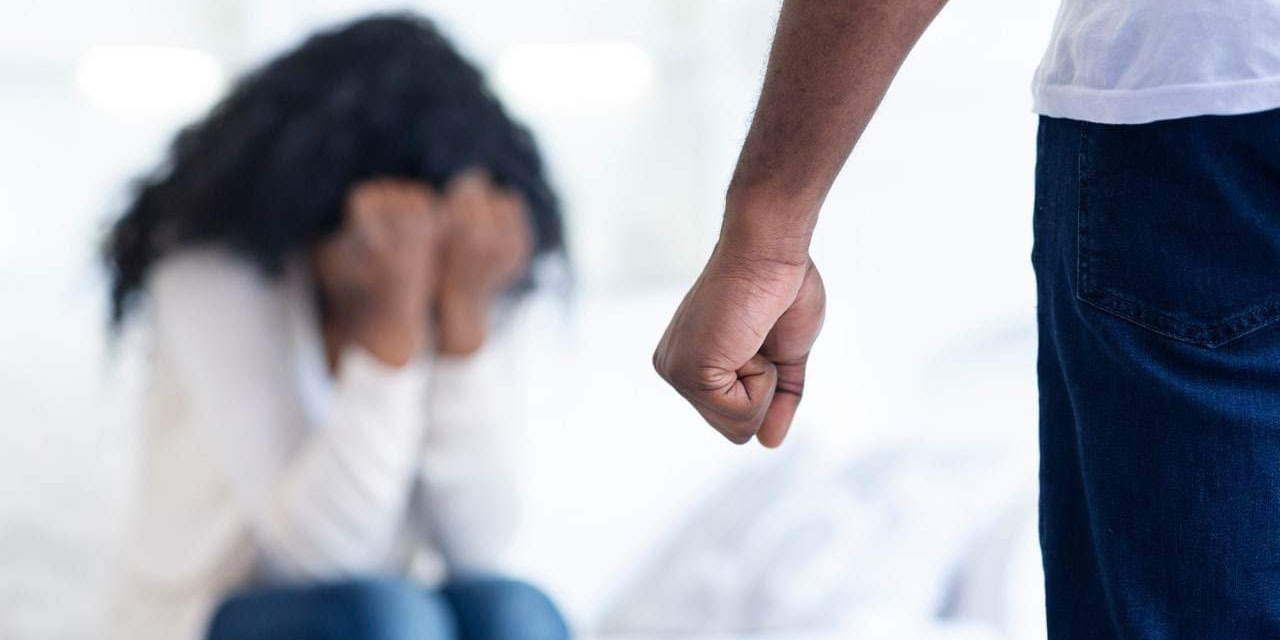 Violences conjugales : cinq facteurs qui font que les femmes restent dans des relations violentes