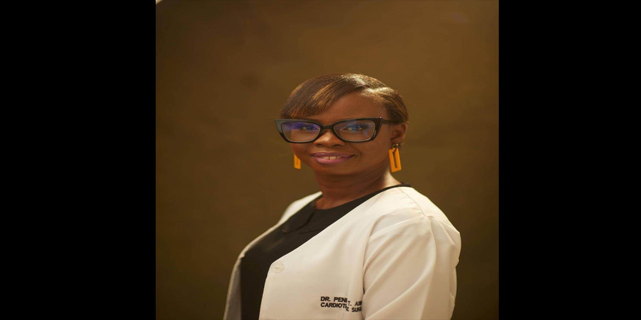 Dr. Penelope Adinku : la première femme chirurgienne cardiothoracique du Ghana nommée meilleure cardiologue en Afrique